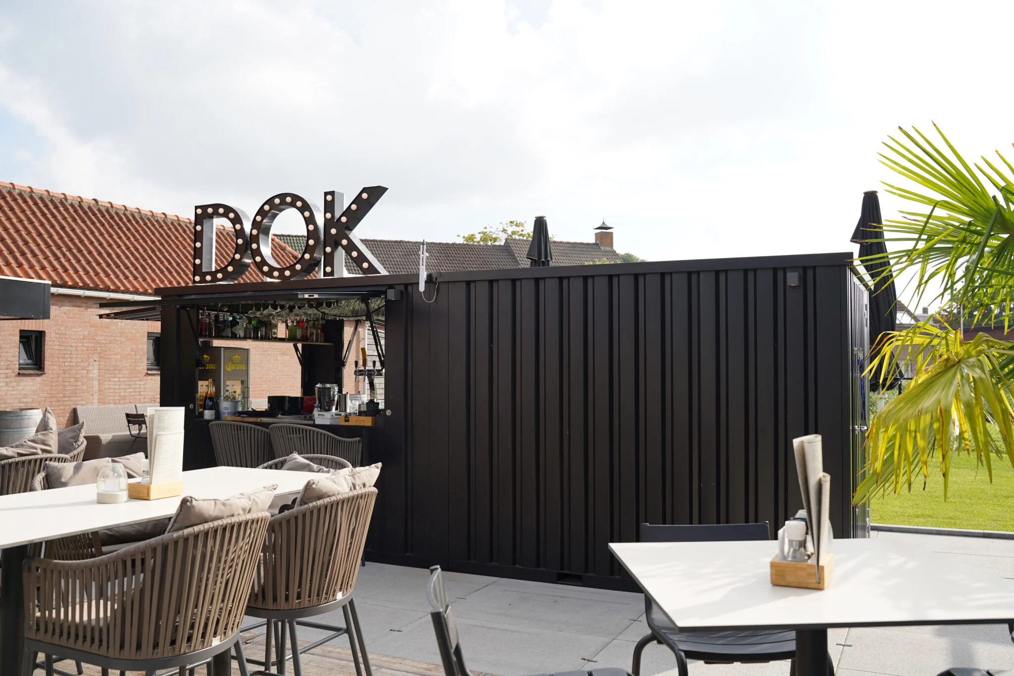 Conteneur Bar Démontable 6×2 mètres XL Rose RAL 3015-Neuf – Image 3